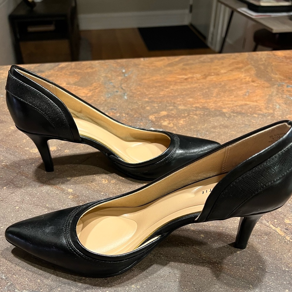 NWOT - Kelly & Katie Black Leather Pumps- Size 9.5 Fits Size 9